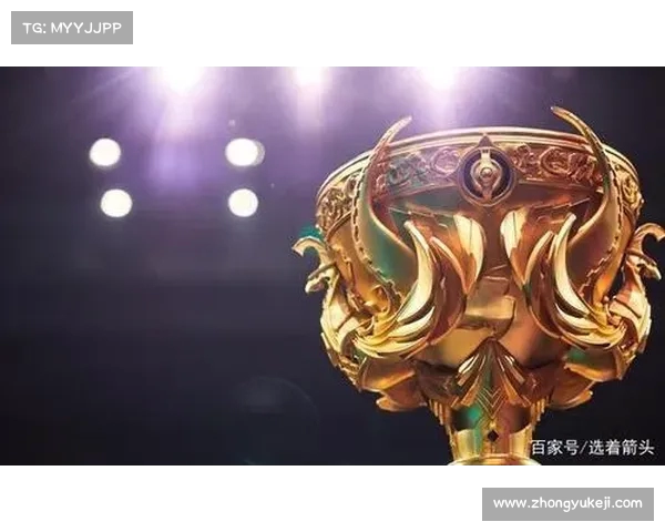 以荣耀为象征的冠军奖杯:见证胜利与拼搏的永恒象征 以荣耀为象征的冠军奖杯:见证胜利与拼搏的永恒象征